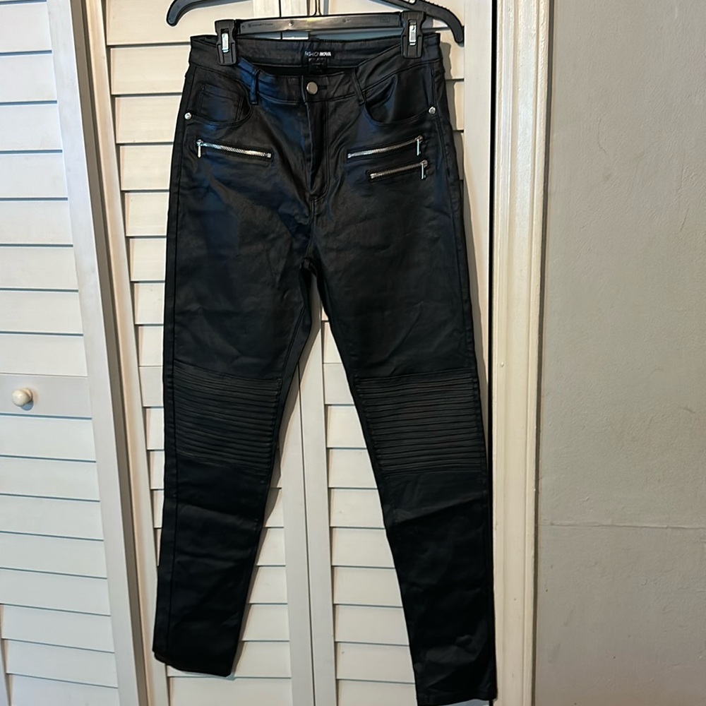 Leather, stretchy